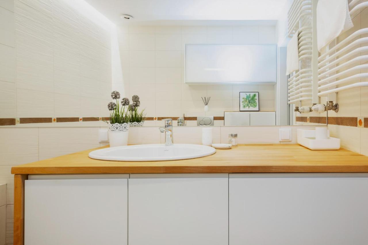 Apartments Warsaw Zelazna By Noclegi Renters Luaran gambar