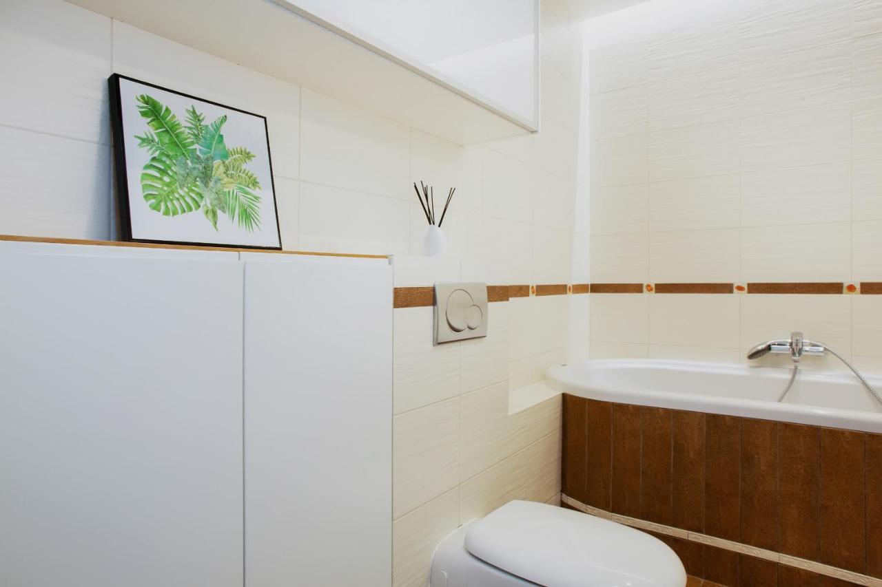 Apartments Warsaw Zelazna By Noclegi Renters Luaran gambar